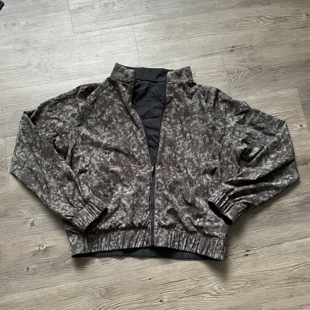 Lululemon Reversible Bombs Away Jacket - Picture 2 of 6